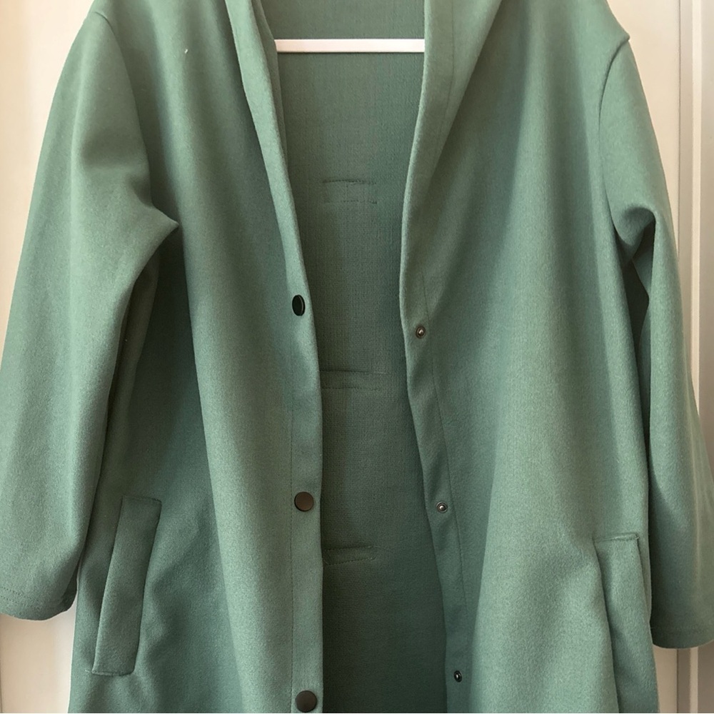 Women’s Hooded Coat M Sage Green Cotton Spandex Snaps Distinctive Details New - Picture 5 of 13